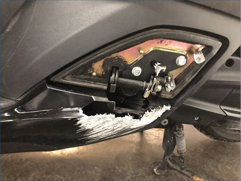 PEUGEOT 400 METROPOLIS RS