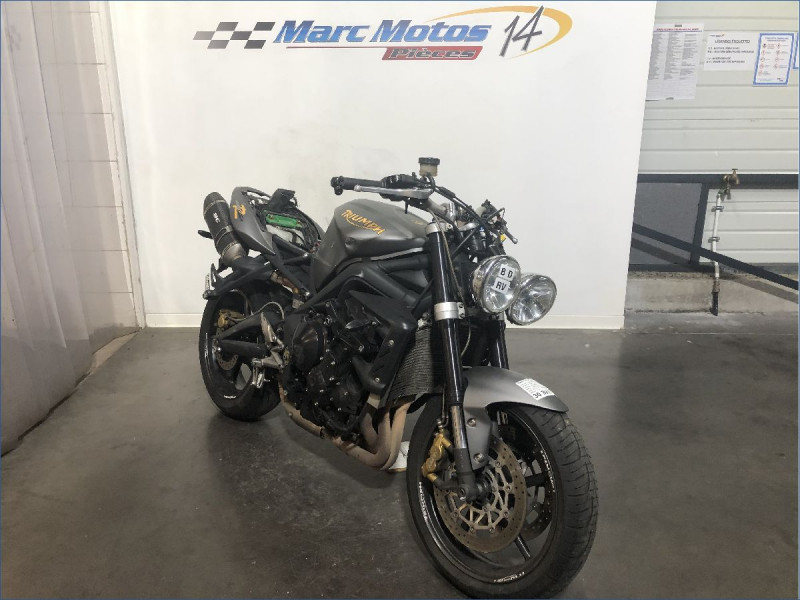 TRIUMPH 675 STREET TRIPLE R