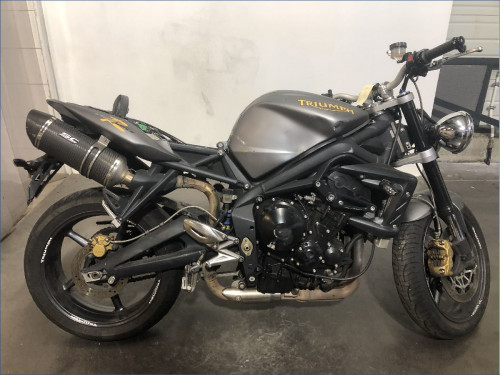 TRIUMPH 675 STREET TRIPLE R