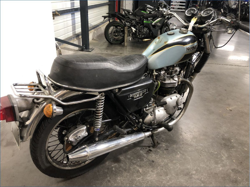 TRIUMPH 750 BONNEVILLE T140 