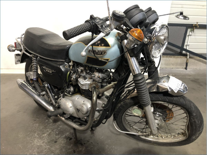 TRIUMPH 750 BONNEVILLE T140 