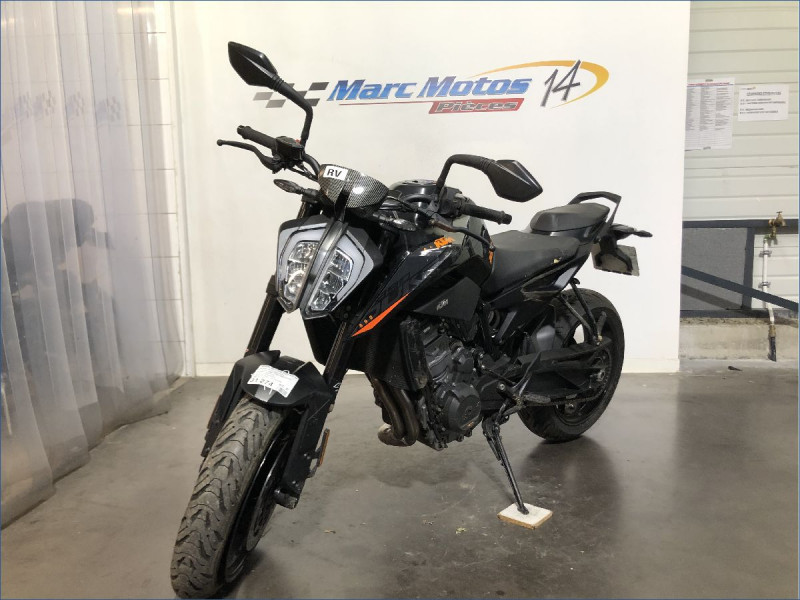 KTM 890 DUKE 