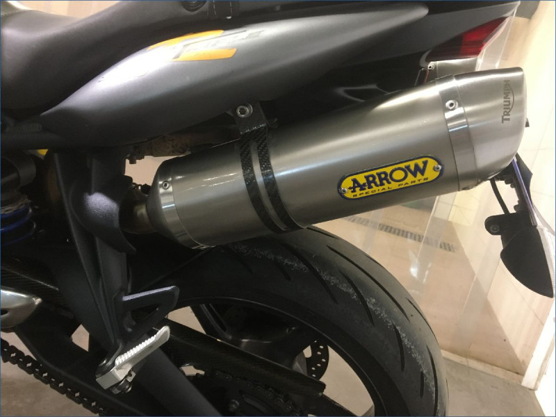 TRIUMPH 675 STREET TRIPLE R