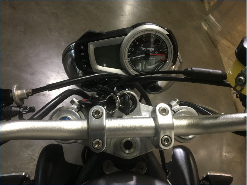 TRIUMPH 675 STREET TRIPLE R