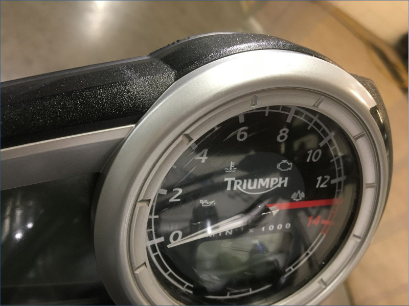 TRIUMPH 675 STREET TRIPLE R