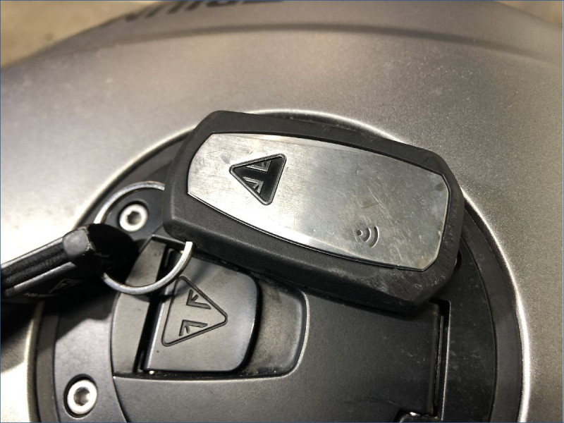 TRIUMPH 1200 SPEED TRIPLE RS