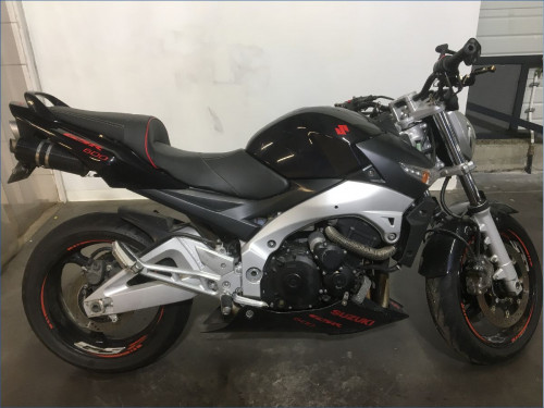 SUZUKI 600 GSR 