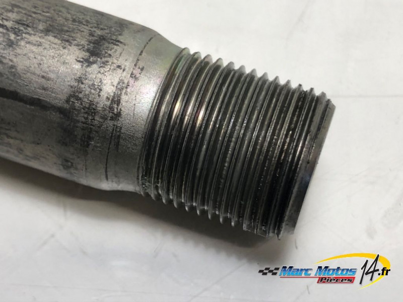 AXE DE ROUE AVANT SUZUKI 1000 GSX-S GT 2025