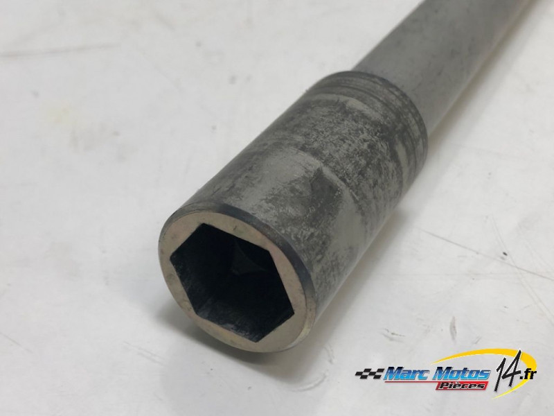 AXE DE ROUE AVANT SUZUKI 1000 GSX-S GT 2025