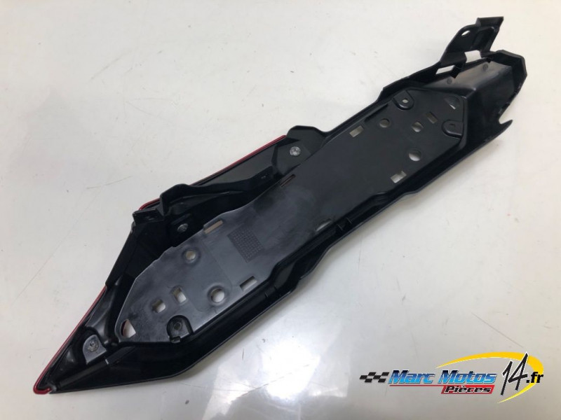 CACHE LATERAL DROIT SUZUKI 1000 GSX-S GT 2025