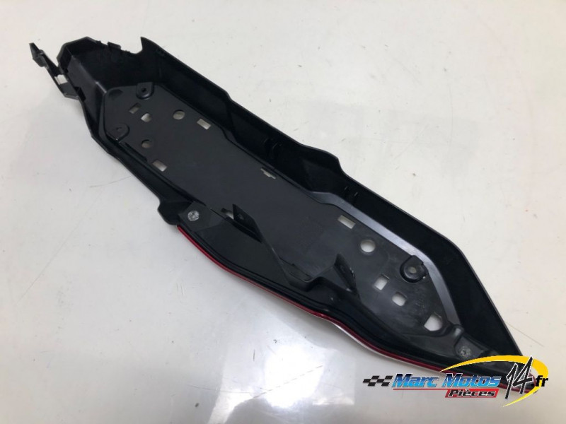 CACHE LATERAL DROIT SUZUKI 1000 GSX-S GT 2025