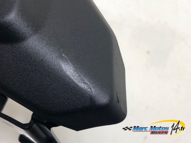 CACHE LATERAL DROIT SUZUKI 1000 GSX-S GT 2025