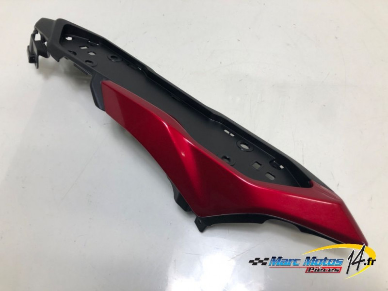 CACHE LATERAL GAUCHE SUZUKI 1000 GSX-S GT 2025