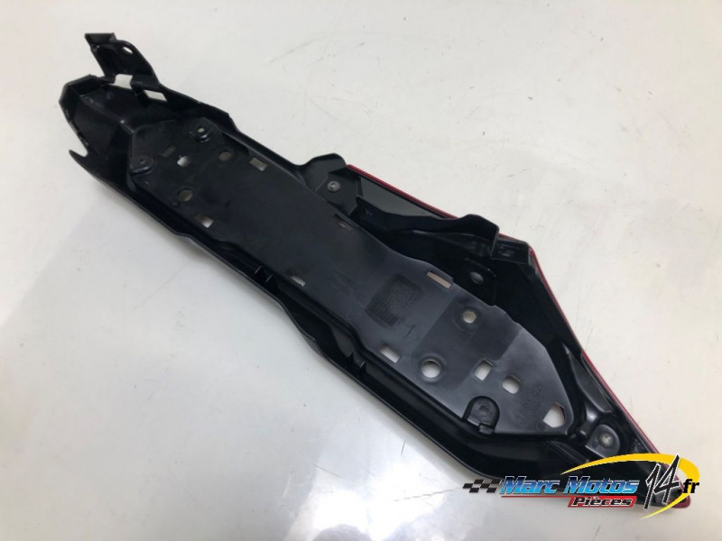 CACHE LATERAL GAUCHE SUZUKI 1000 GSX-S GT 2025