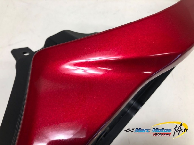 CACHE LATERAL GAUCHE SUZUKI 1000 GSX-S GT 2025