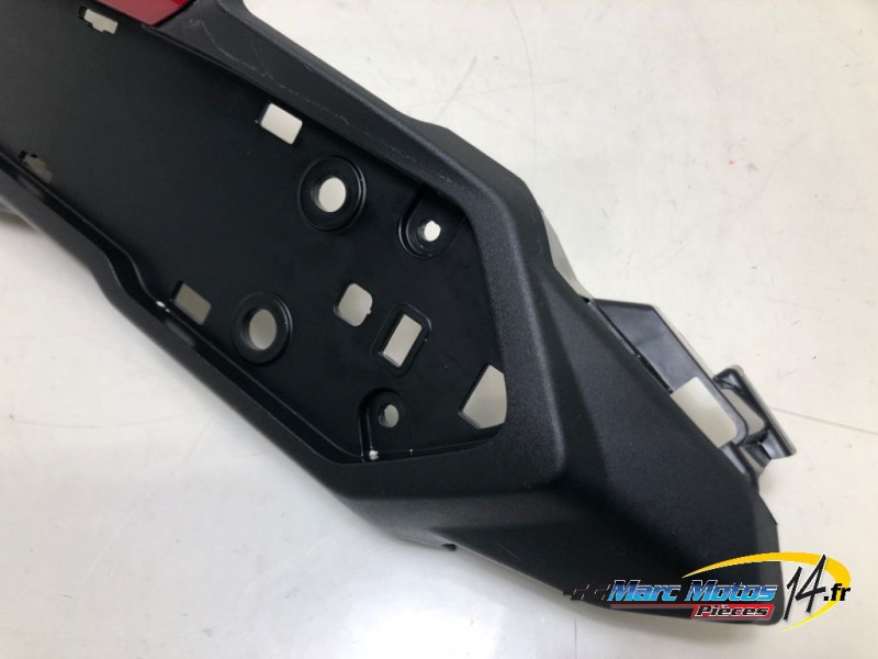 CACHE LATERAL GAUCHE SUZUKI 1000 GSX-S GT 2025