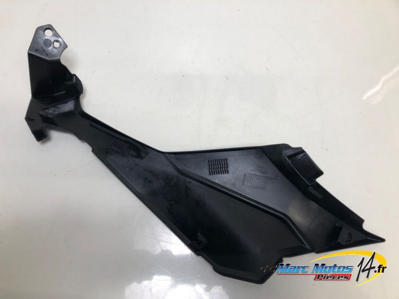 CACHE LATERAL INTERMEDIAIRE DROIT SUZUKI 1000 GSX-S GT 2025
