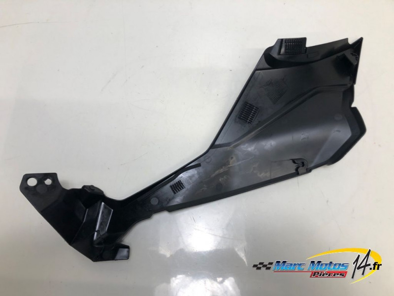 CACHE LATERAL INTERMEDIAIRE DROIT SUZUKI 1000 GSX-S GT 2025
