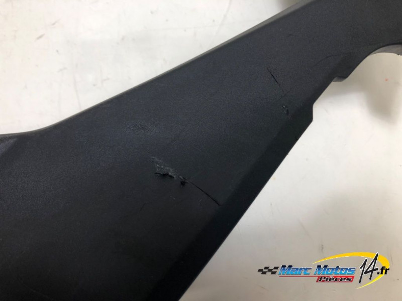 CACHE LATERAL INTERMEDIAIRE DROIT SUZUKI 1000 GSX-S GT 2025