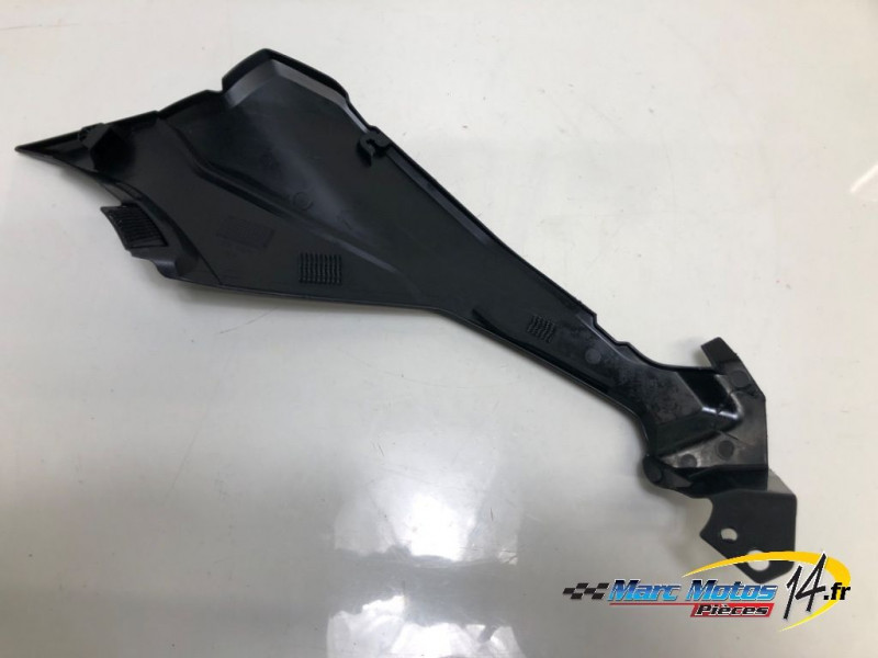 CACHE LATERAL INTERMEDIAIRE DROIT SUZUKI 1000 GSX-S GT 2025