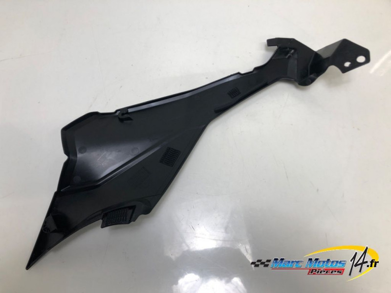 CACHE LATERAL INTERMEDIAIRE DROIT SUZUKI 1000 GSX-S GT 2025