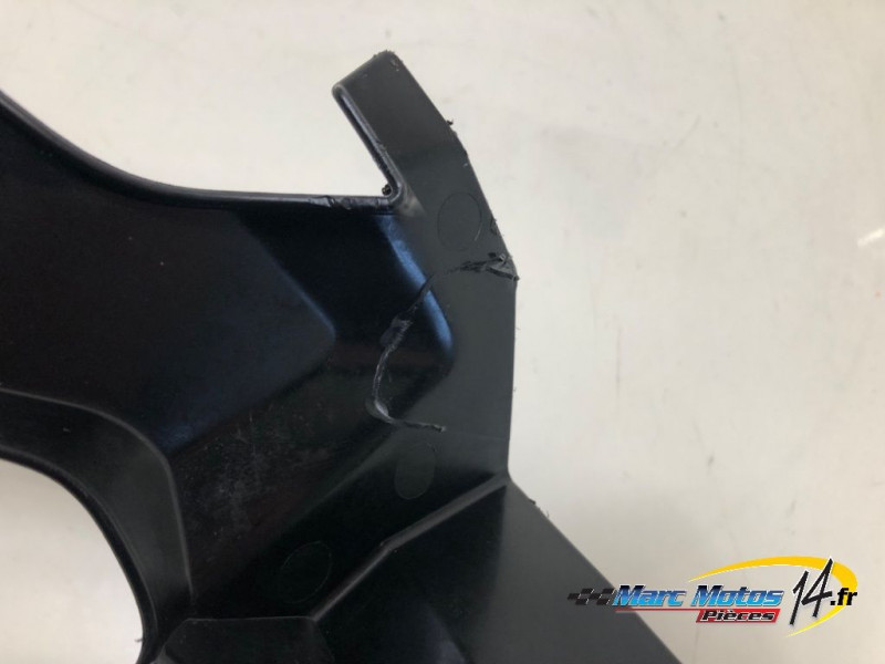 CACHE LATERAL INTERMEDIAIRE DROIT SUZUKI 1000 GSX-S GT 2025