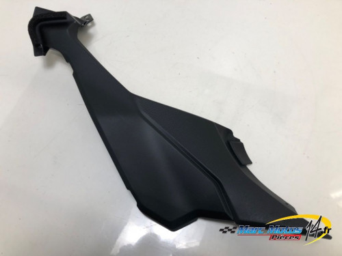 CACHE LATERAL INTERMEDIAIRE GAUCHE SUZUKI 1000 GSX-S GT 2025