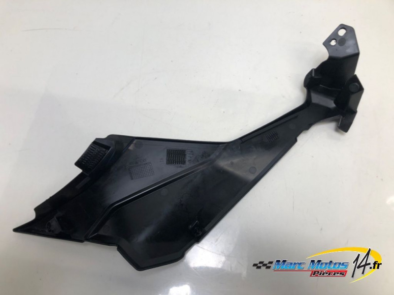 CACHE LATERAL INTERMEDIAIRE GAUCHE SUZUKI 1000 GSX-S GT 2025