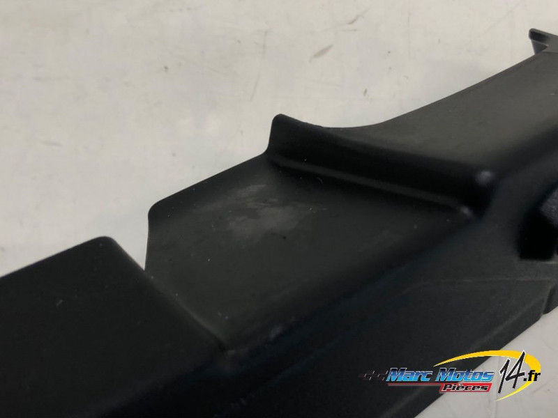 HABILLAGE DE CADRE DROIT SUZUKI 1000 GSX-S GT 2025