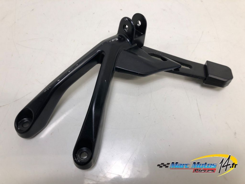 PLATINE ARRIERE DROITE SUZUKI 1000 GSX-S GT 2025