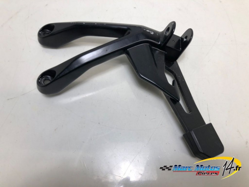 PLATINE ARRIERE DROITE SUZUKI 1000 GSX-S GT 2025