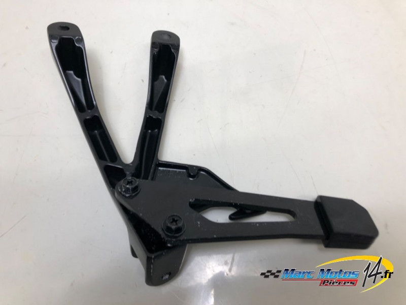 PLATINE ARRIERE DROITE SUZUKI 1000 GSX-S GT 2025