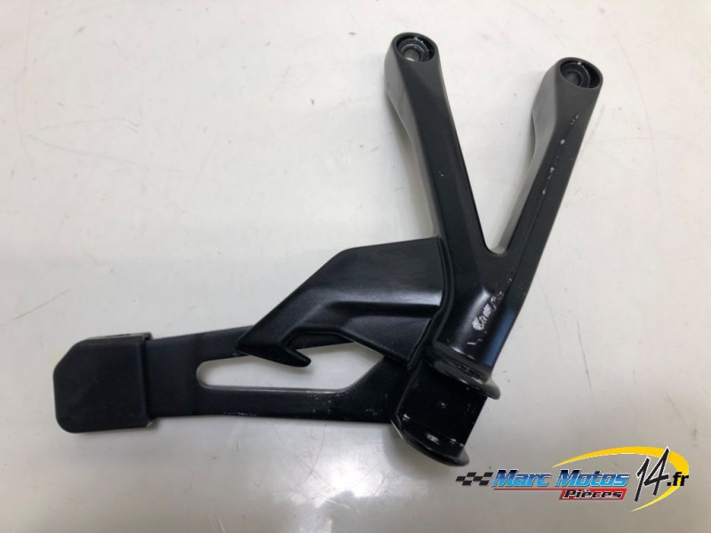 PLATINE ARRIERE DROITE SUZUKI 1000 GSX-S GT 2025