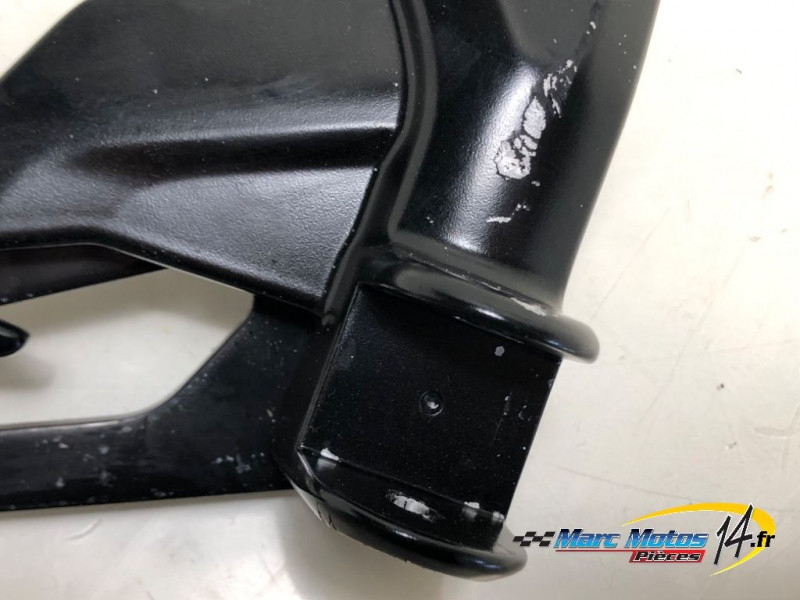 PLATINE ARRIERE DROITE SUZUKI 1000 GSX-S GT 2025