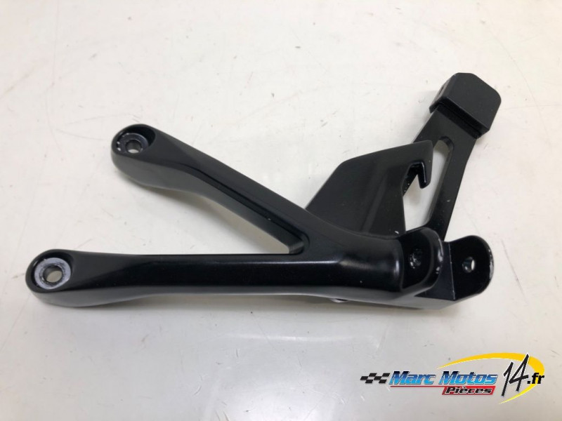 PLATINE ARRIERE GAUCHE SUZUKI 1000 GSX-S GT 2025