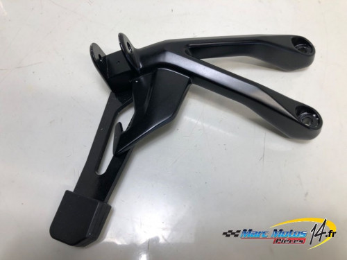 PLATINE ARRIERE GAUCHE SUZUKI 1000 GSX-S GT 2025