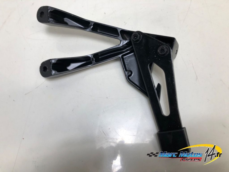PLATINE ARRIERE GAUCHE SUZUKI 1000 GSX-S GT 2025