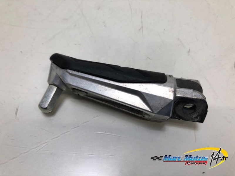 REPOSE-PIED ARRIERE GAUCHE SUZUKI 1000 GSX-S GT 2025