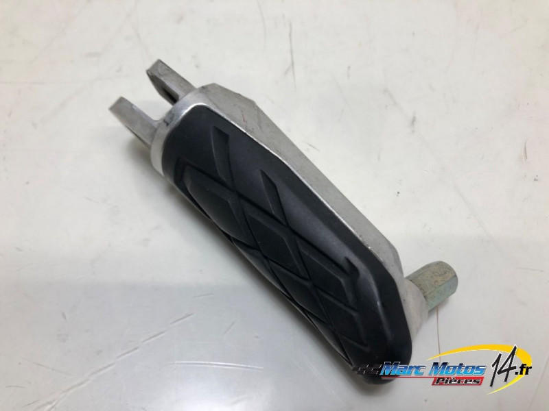 REPOSE-PIED ARRIERE GAUCHE SUZUKI 1000 GSX-S GT 2025