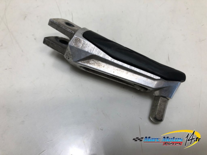 REPOSE-PIED ARRIERE GAUCHE SUZUKI 1000 GSX-S GT 2025