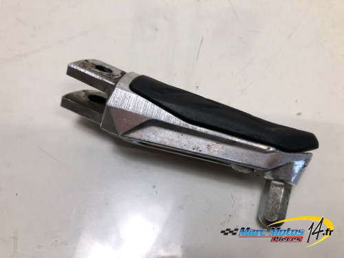 REPOSE-PIED AVANT GAUCHE SUZUKI 1000 GSX-S GT 2025