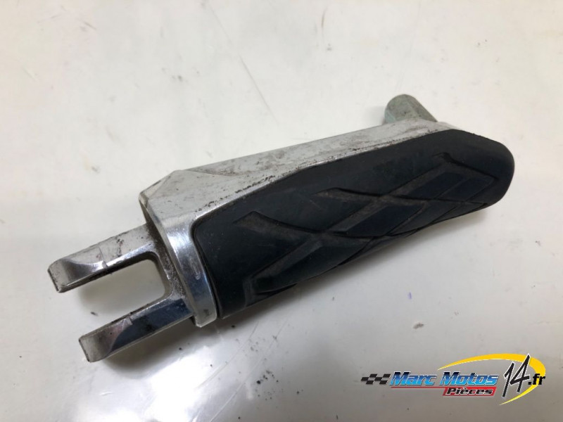 REPOSE-PIED AVANT GAUCHE SUZUKI 1000 GSX-S GT 2025