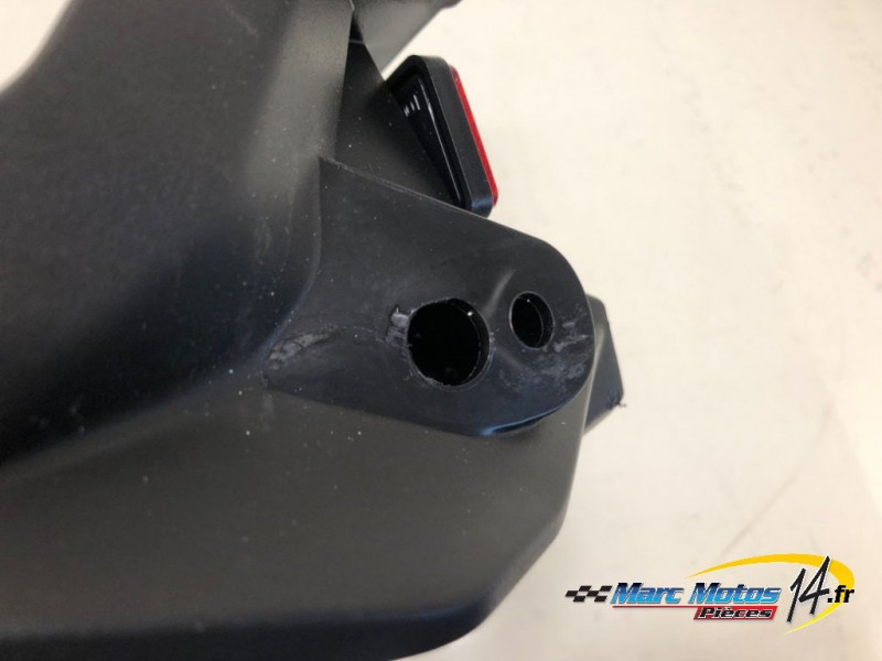 SUPPORT DE PLAQUE SUZUKI 1000 GSX-S GT 2025