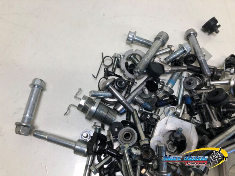 VISSERIE SUZUKI 1000 GSX-S GT 2025