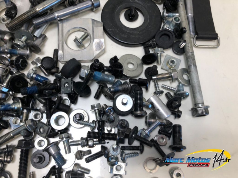 VISSERIE SUZUKI 1000 GSX-S GT 2025