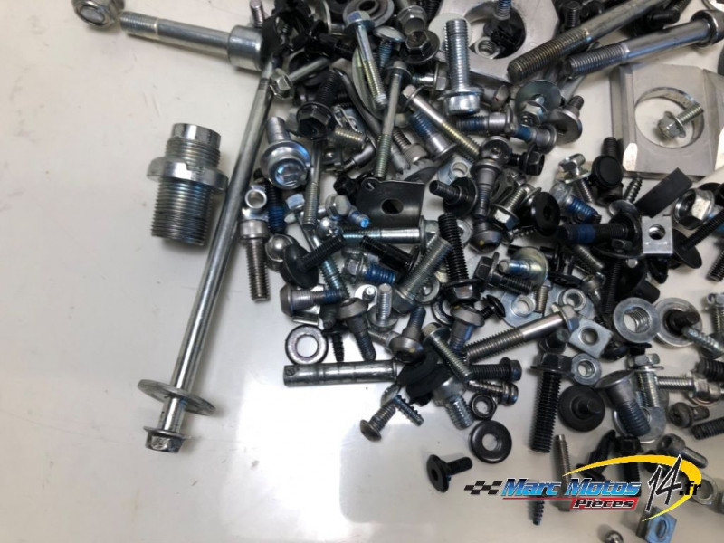 VISSERIE SUZUKI 1000 GSX-S GT 2025