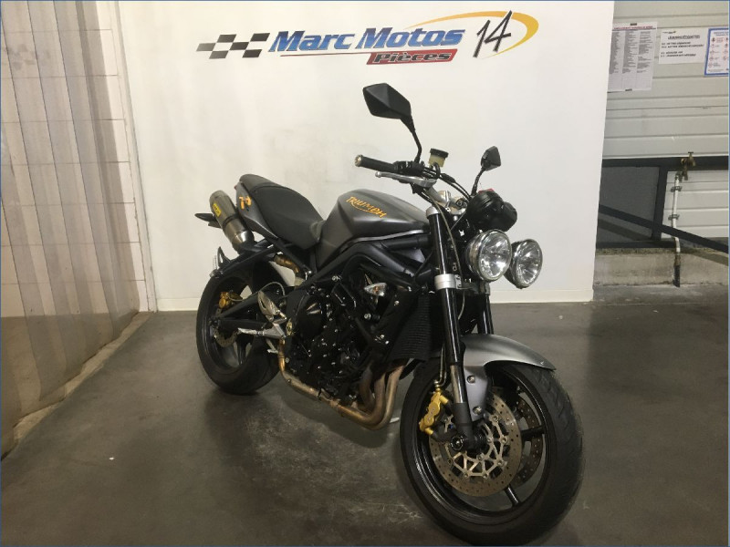 TRIUMPH 675 STREET TRIPLE R