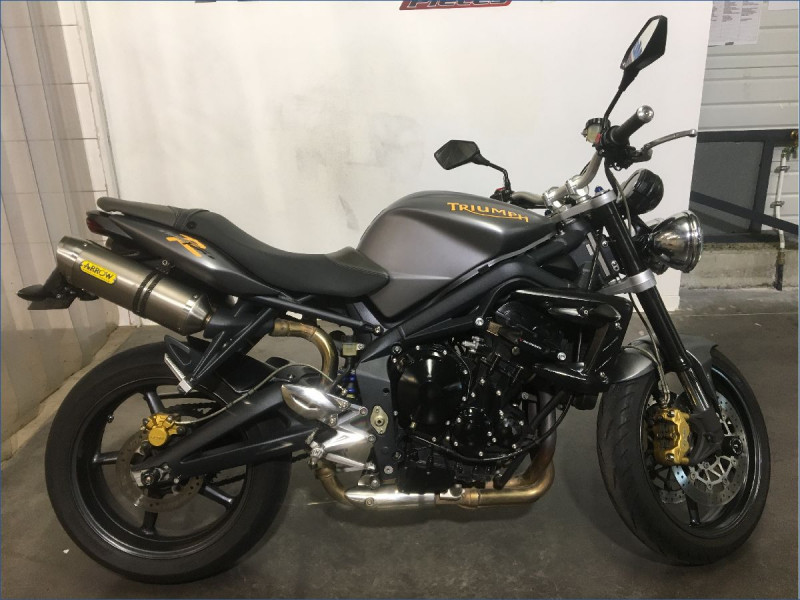 TRIUMPH 675 STREET TRIPLE R