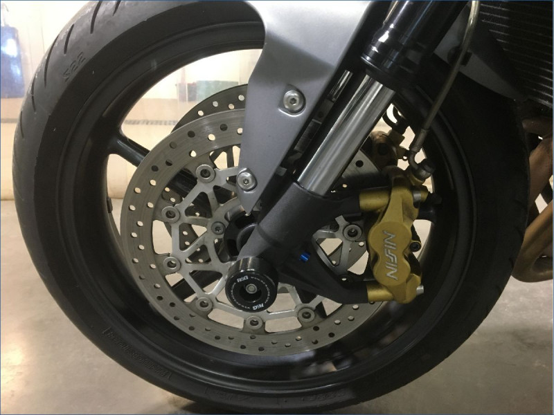 TRIUMPH 675 STREET TRIPLE R