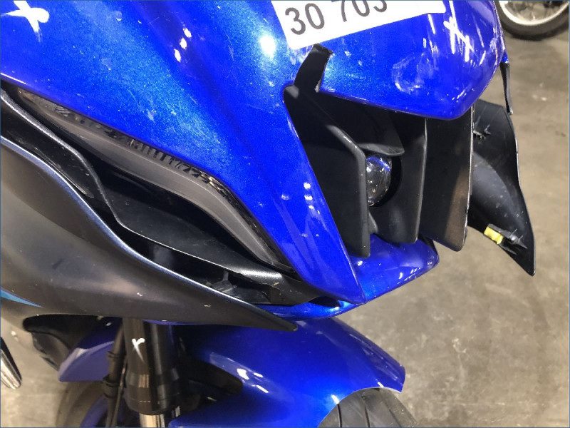 YAMAHA R7 